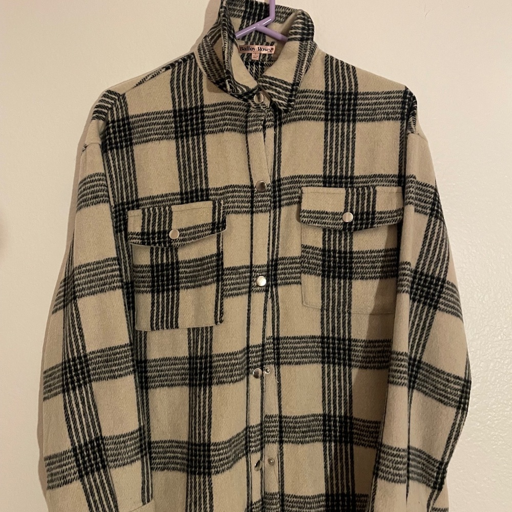 Miss Lola Shacket/ Size Small